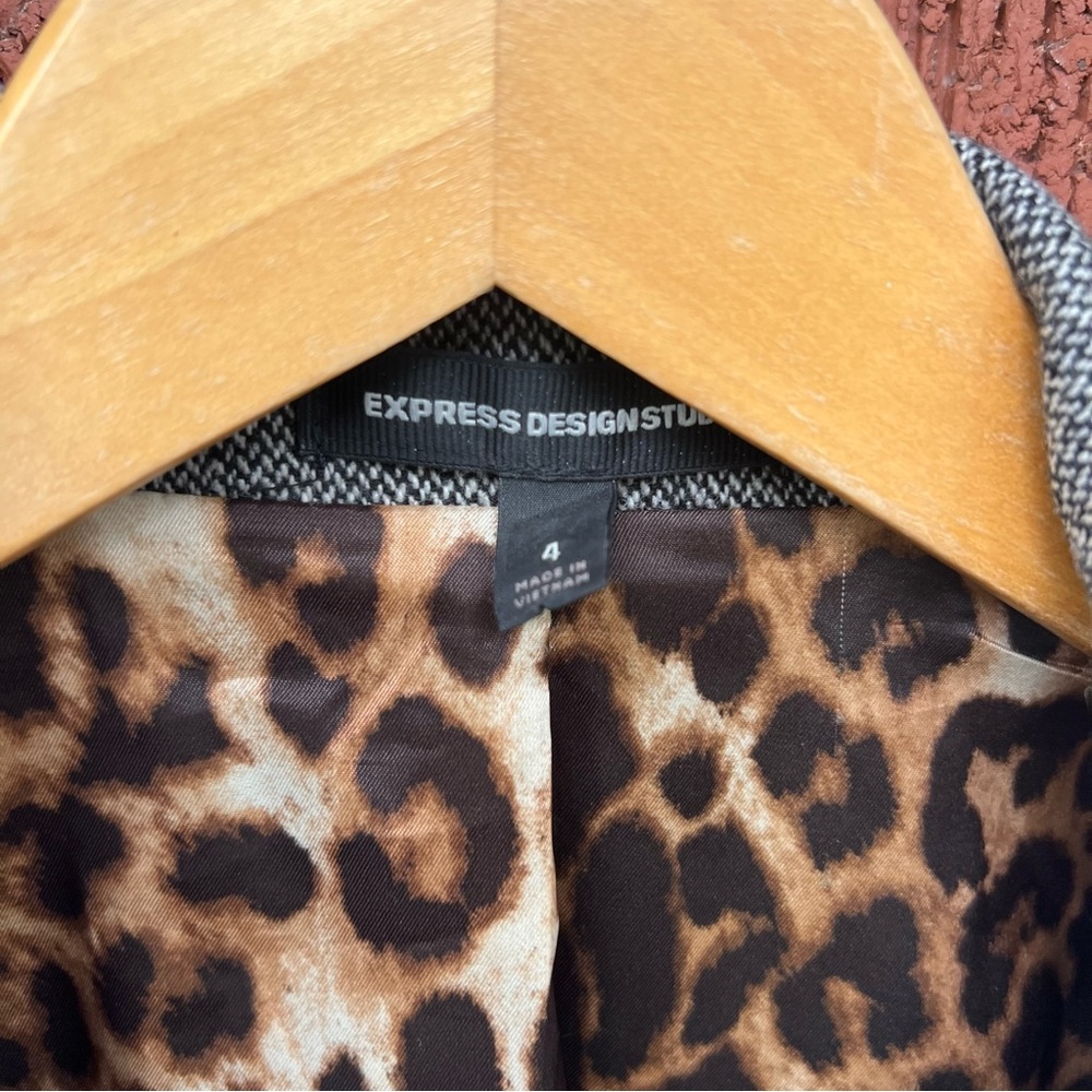 Express Gray Large Black Button Cropped Blazer Su… - image 3